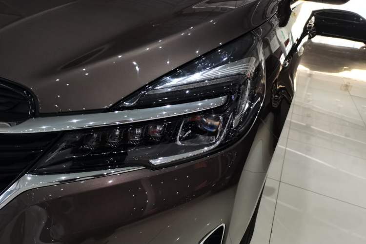 Used Buick GL8 2022 Land Cruiser Executive Class 652T Comfort Model
