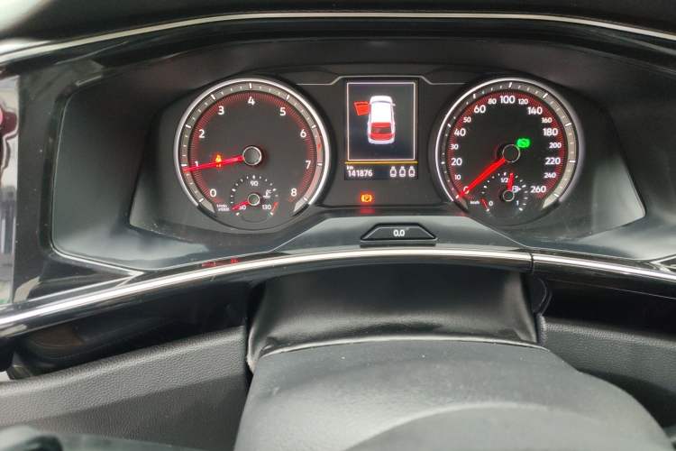 Used Volkswagen Tayron 2019 330TSI Two-Wheel-Drive Luxury Version China V Emission Standard Odometer Close Up