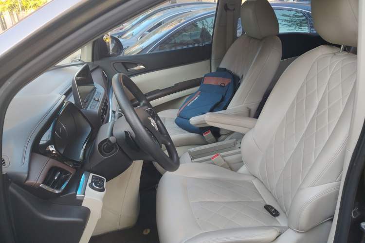 Used Buick GL8 2023 Land Executive Class Smart Enjoyment Model Left Front Seat