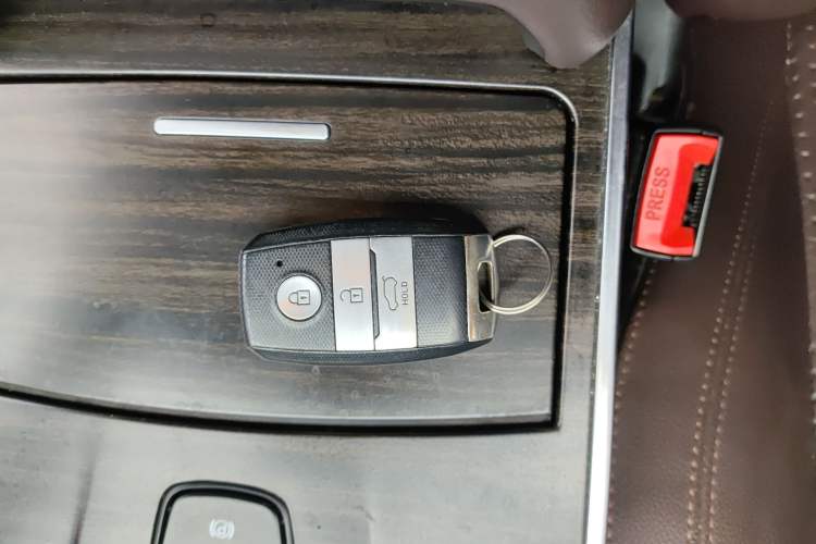 Used Land X7 2015 2.0T Panoramic Prestige Edition