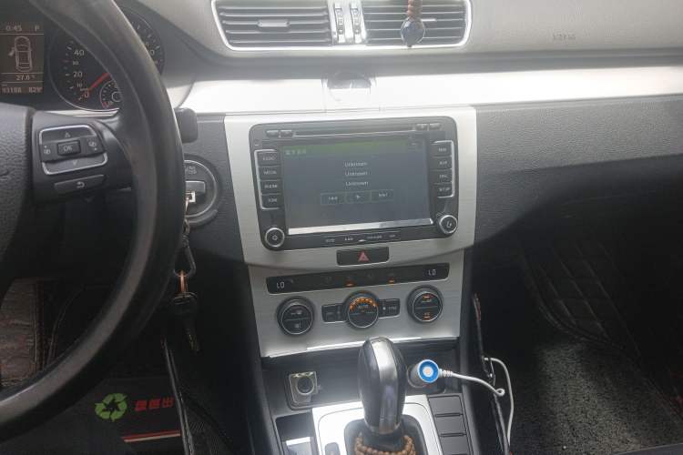 Used Volkswagen Magotan 2015 1.8TSI Advanced Model Audio And AC Panel