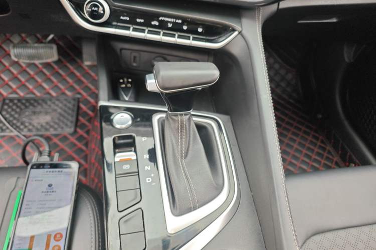 Used CHANGAN Eado 2020 PLUS Million Edition 1.6L GDI CVT Luxury Model Gear Lever