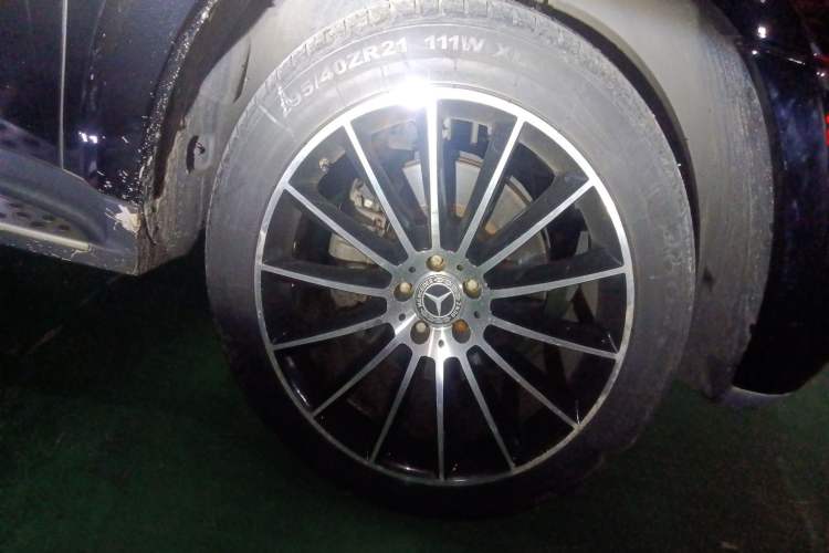 Used Mercedes-Benz GL-Class  Right Front Wheel Hub