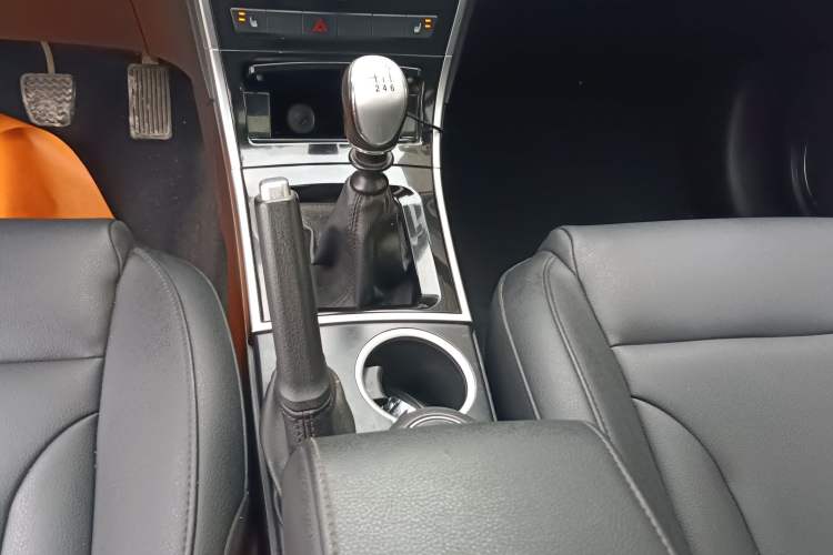 Used Haval H2 2016 Red Label 1.5T Manual Two-Wheel Drive Elite Model