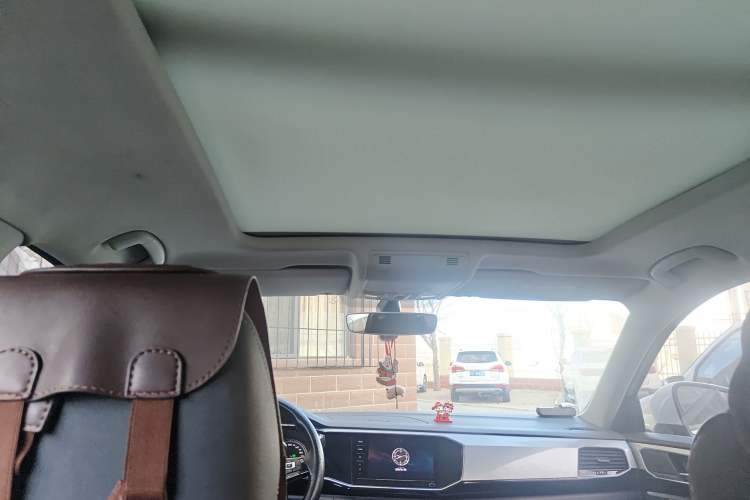 Used Volkswagen Tayron 2021 330TSI Two-Wheel Drive Luxury Smart Connectivity Version Headliner