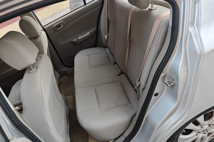 Used CHANGAN Alsvin V3 2012 1.3L Manual Luxury Version China IV Standard
