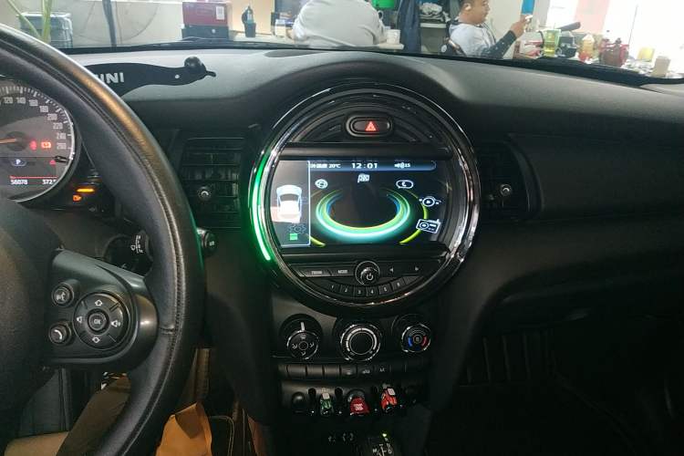 Used MINI 2016 1.2T ONE Pioneer Edition Audio And AC Panel