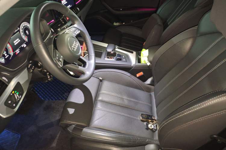 Used Audi A4L 2022 40 TFSI Fashion Dynamic Model Left Front Seat