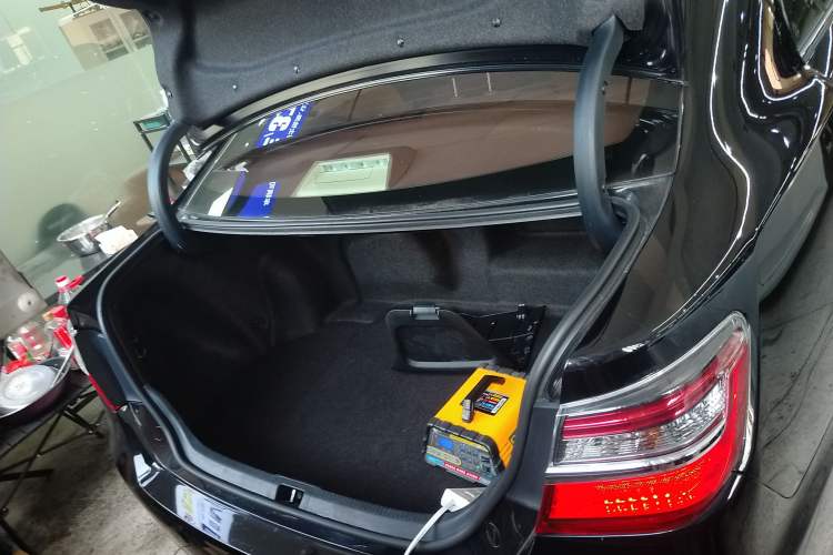 Used Toyota Camry 2015 Dual-Engine 2.5 HG Luxury Navigation Edition
