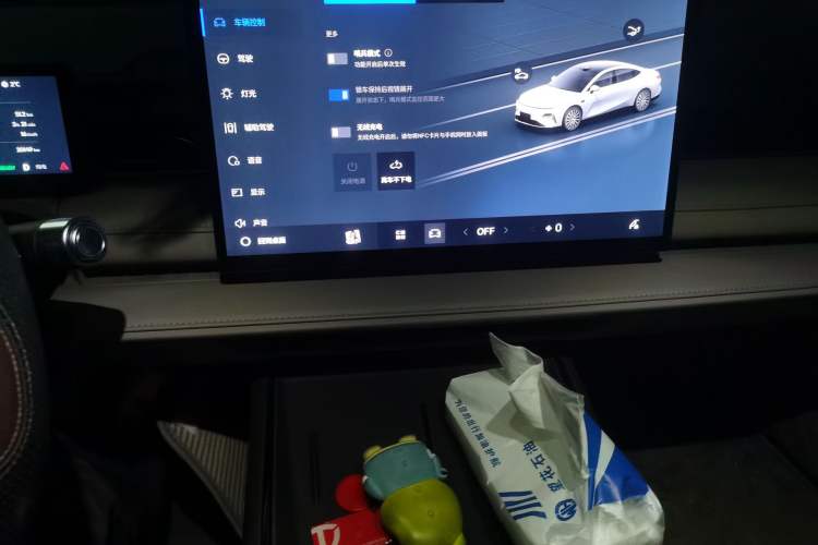 Used Geely Galaxy 8 2025 130km EM-i Deluxe Edition
