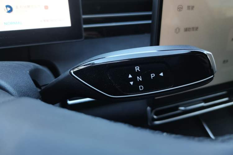 Used Chery Fengyun A8L 2025 1.5 TGDI 145 km Luxury Version