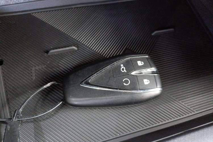 Used Changan UNI-V iDD 2024 Blue Whale Smart Electric iDD 136km Luxury Model