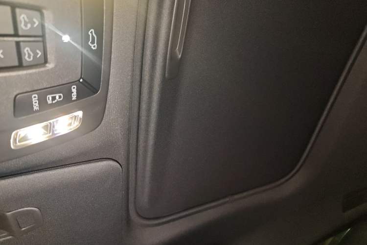 Used Toyota Sienna 2024 2.5L Hybrid Four-Wheel Drive Prestige Edition