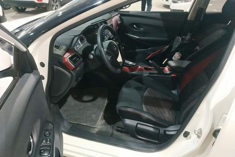 Used Nissan Lannia 2019 1.6L CVT Cool Edition China VI Driver Seat