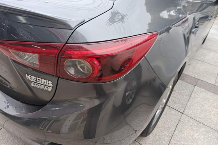 Used Mazda 3 Axela 2017 Sedan 1.5L Automatic Luxury Model Emission Standard China V Right Rear Taillight