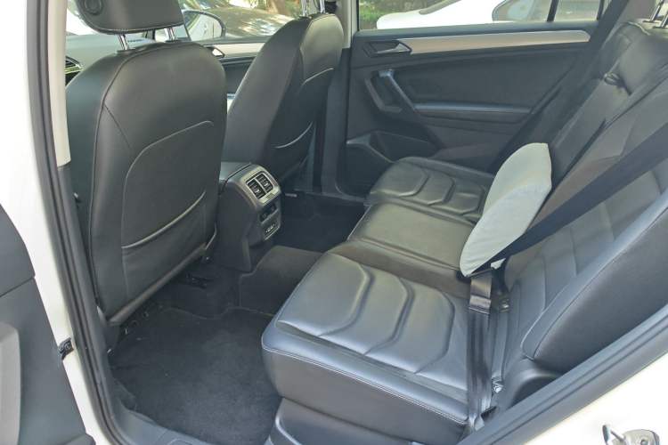 Used Volkswagen Tiguan L 2018 Facelift 330TSI Automatic Two-Wheel Drive Luxury Edition Left Rear Seat