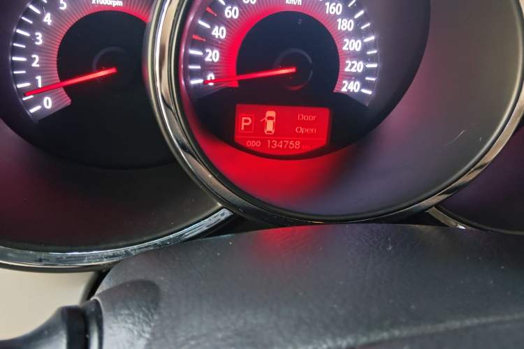 Used Kia Sorento 2012 2.4L Gasoline Supreme Edition
