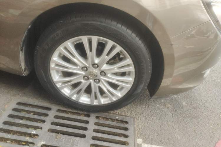 Used Buick GT 2017 15N Automatic Elite Version Right Front Wheel Hub