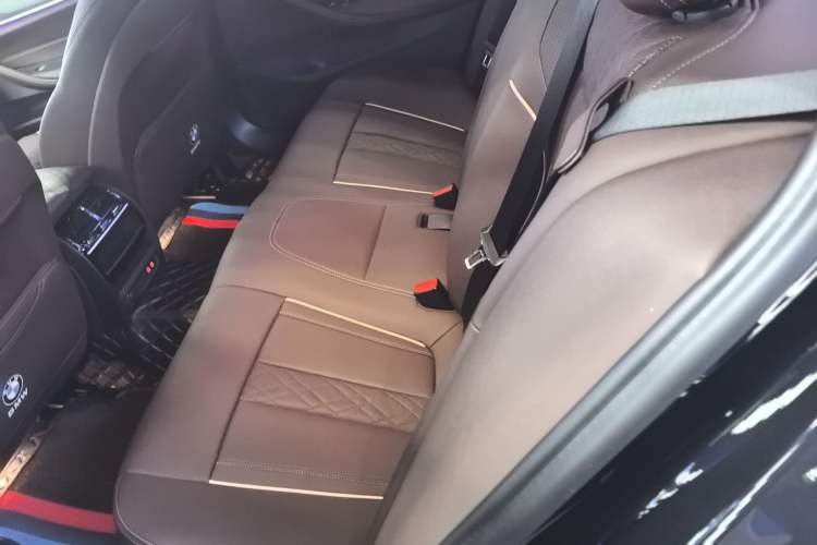 Used BMW 5 Series New Energy 2022 Restyled 535Le M Sport Package Left Rear Seat