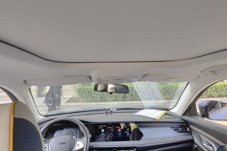 Used CHANGAN OSHAN X7 PLUS 2022 1.5T Blue Whale Edition Automatic Prestige Version Headliner