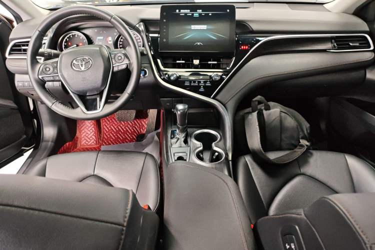 Used Toyota Camry 2021 2.0G Luxury Edition
