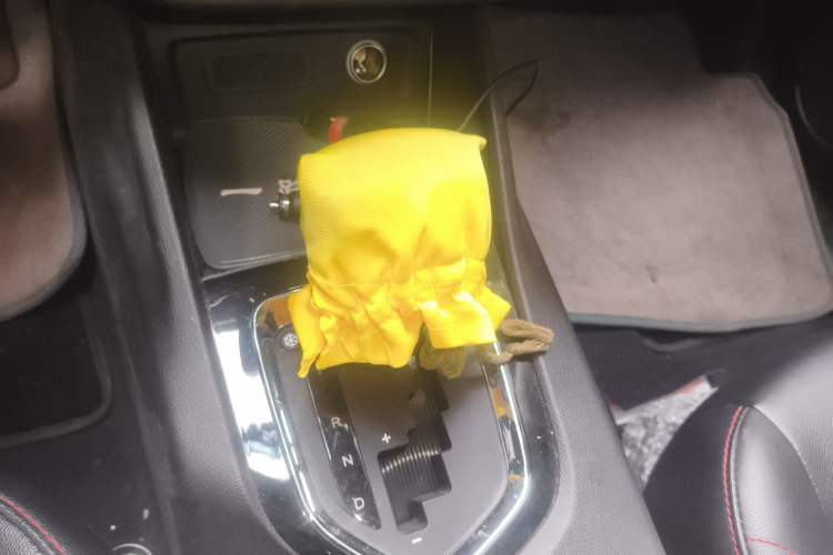 Used Soueast DX3 2016 1.5T CVT Luxury Model Gear Lever