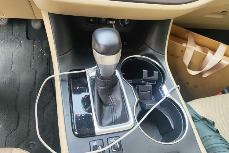 Used Toyota Highlander 2018 2.0T Four-Wheel Drive Luxury Version 7 Seats China VI Standard
