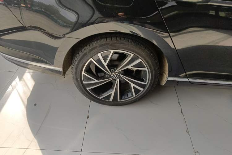 Used Volkswagen Magotan 2020 330TSI DSG Luxury Edition Right Rear Wheel Hub