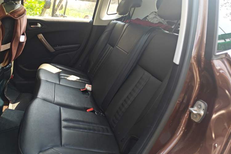 Used Peugeot 2008 2014 1.6L Automatic Navigation Edition