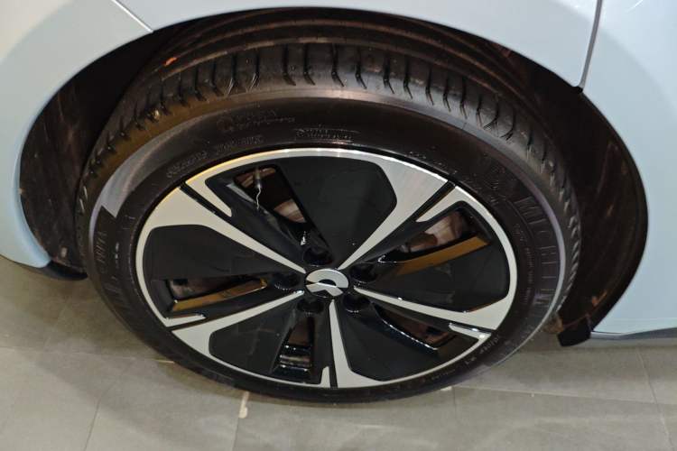 Used Nio ET5T 2024 75kWh Touring Right Rear Wheel Hub