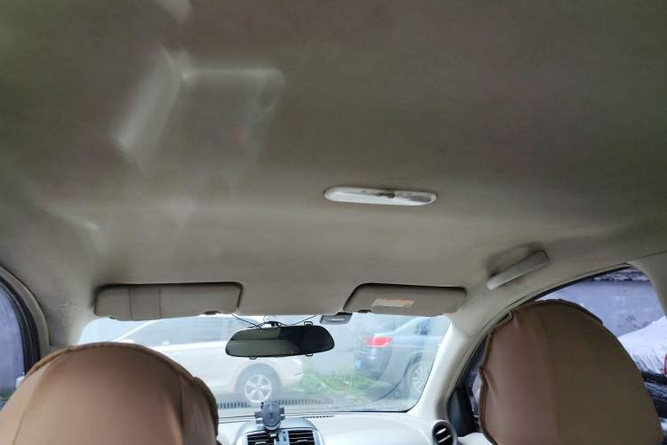 Used Nissan Sunny 2011 1.5XE Manual Comfort Edition Headliner