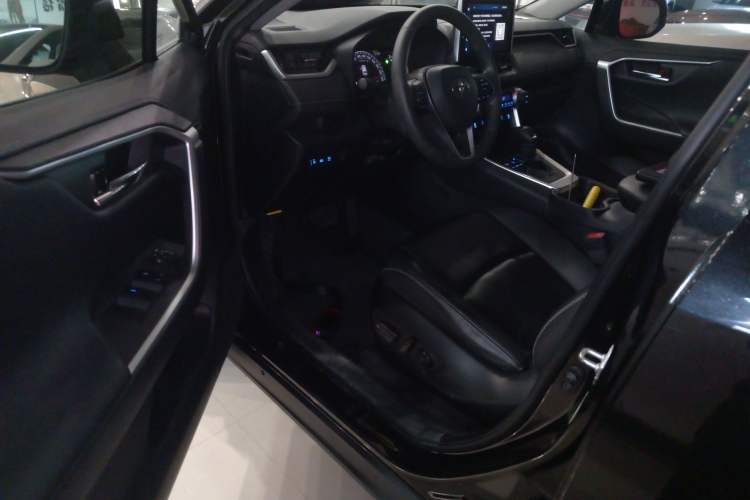 Used Toyota RAV4 2022 2.0L CVT Two-Wheel Drive Fashion Plus Edition
