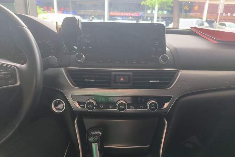 Used Honda Accord 2018 260TURBO Elite Edition China VI Audio And AC Panel