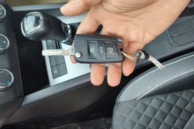 Used Skoda Octavia 2018 1.6L Automatic Luxury Edition Vehicle Key