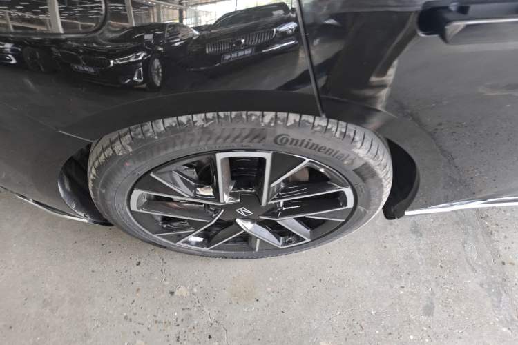 Used Avatr 06 2025 Pro Range-Extended Edition Exterior 5