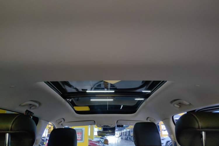 Used Buick Envision 2022 Encore Plus 652T Five-Seat Luxury Model Headliner