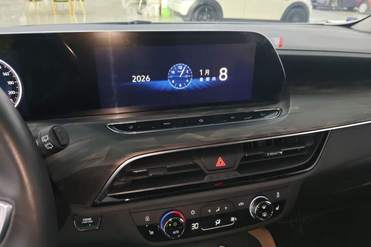 Used Buick GL6 2021 323T Mild Hybrid Connect Luxury Model Audio And AC Panel