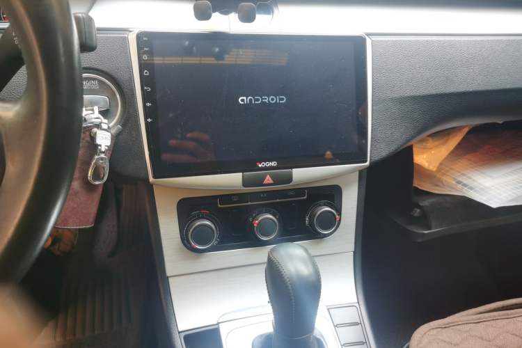 Used Volkswagen Magotan 2013 1.8TSI Premier Model Audio And AC Panel