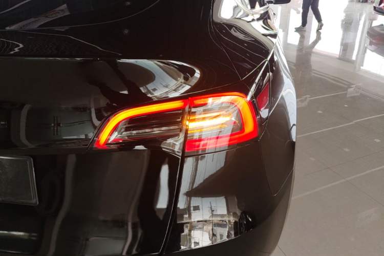 Used Tesla Model Y 2021 Standard Range Rear-Wheel Drive Version