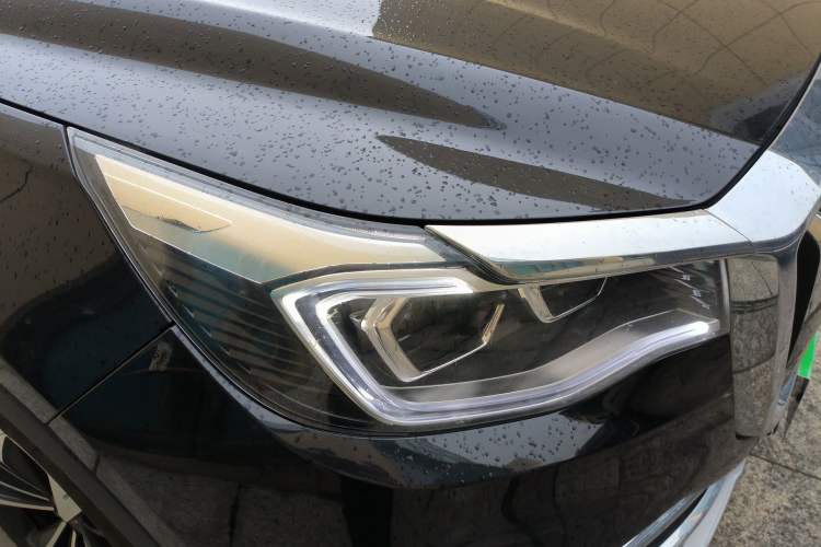 Used Hongqi HS7 2022 2.0T DCT Two-Wheel Drive Smart Connect Flagship Edition Seven Seats Right Front Headlight