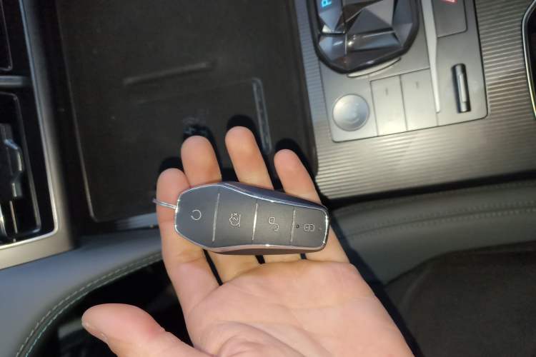 Used BYD Song L DM-i 2025 Intelligent Driving Version 112 km Beyond-Range Type
