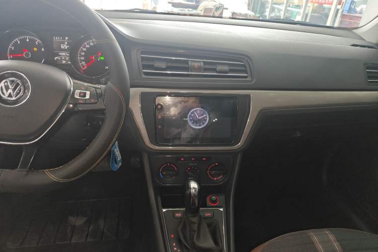 Used Volkswagen Lavida 2019 Lavida Start 1.5L Automatic Comfort Edition China VI Standard Audio And AC Panel