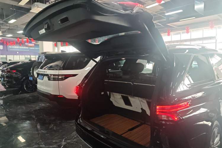 Used Toyota SIENNA 2023 2.5L Hybrid Platinum Edition
