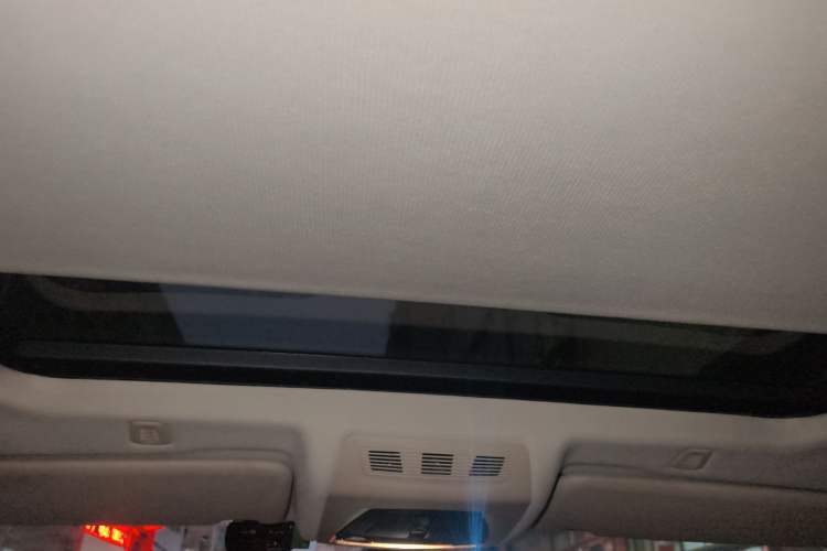 Used BMW 5 Series 2013 520Li Elegant Edition Headliner