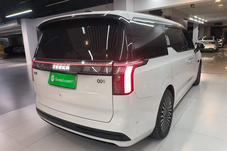 Used Zeekr 009 2022 WE Edition Rear Right 45 Deg