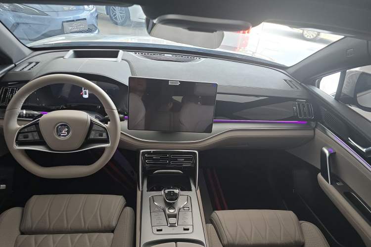 Used BYD Tang New Energy 2025 Intelligent Driving Version DM-i 115KM Flagship Edition Center Console