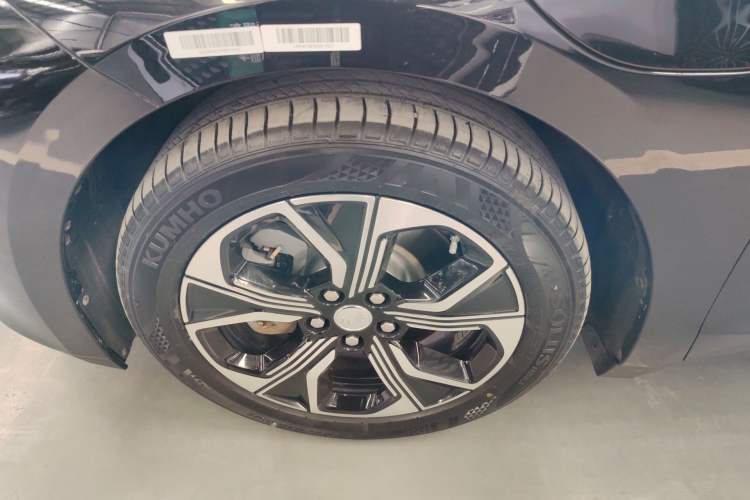 Used Hongqi E-QM5 2021 Charging Version Flagship Edition Exterior 4