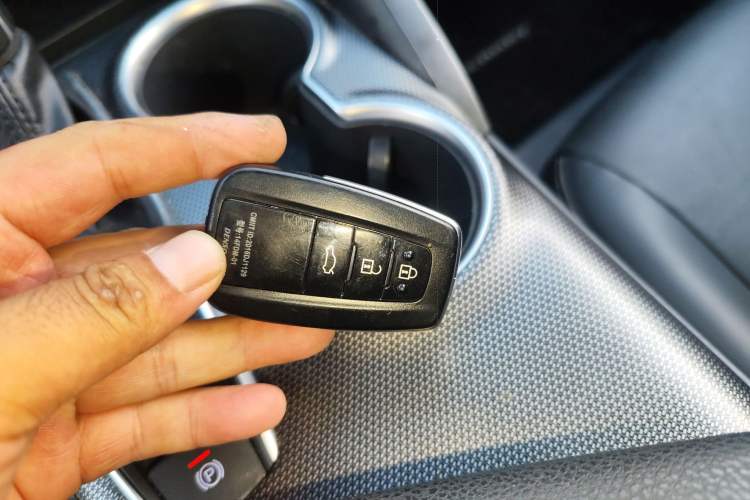 Used Toyota Camry 2021 2.0S FENGSHANG Edition
