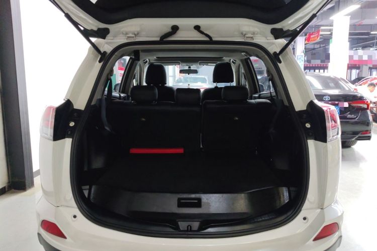 Used Toyota RAV4 2016 2.0L CVT Two-Wheel Drive Fashion Edition China V Standard