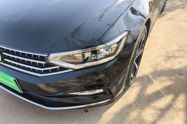 Used Volkswagen Magotan 2023 2 Million Units Commemorative Edition 330TSI DSG Luxury Version Left Front Headlight